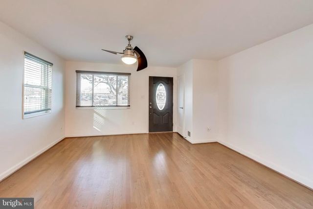 5864 EASTERN AVE NE, Washington, DC 20011