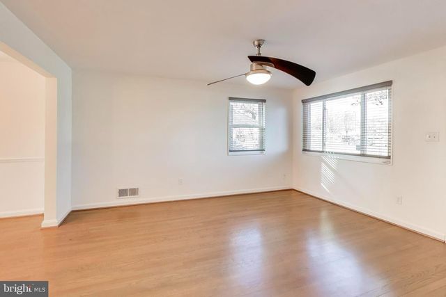 5864 EASTERN AVE NE, Washington, DC 20011