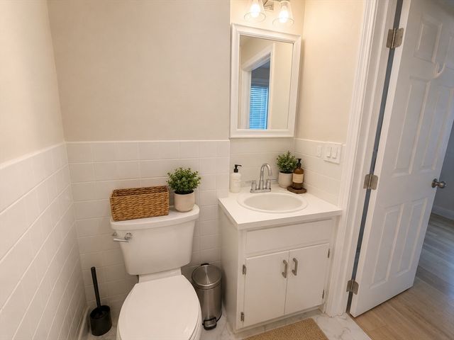 568 Main St 1, Woburn, MA 01801