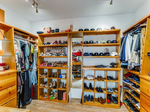 2821 Shadow Drive W, Arlington, TX 76006