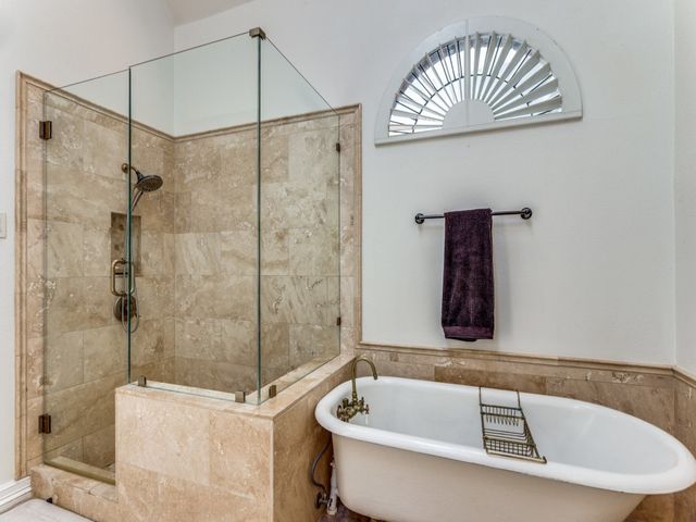 2821 Shadow Drive W, Arlington, TX 76006