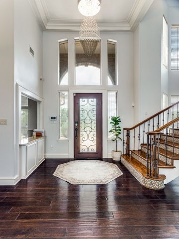 2821 Shadow Drive W, Arlington, TX 76006