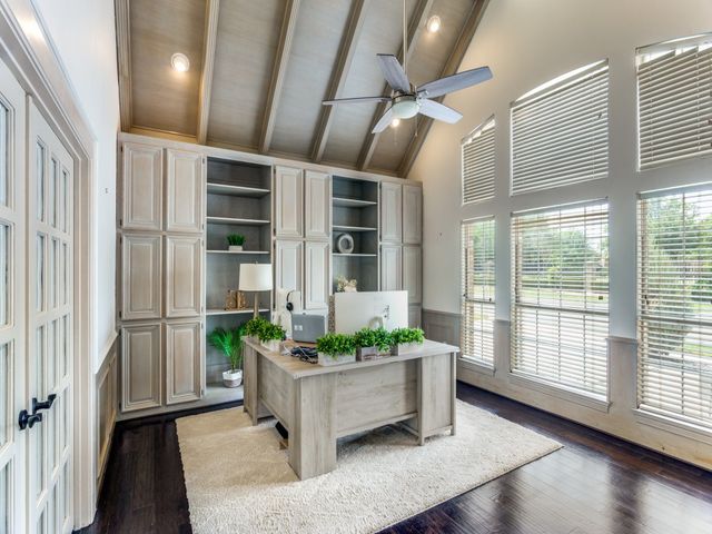 2821 Shadow Drive W, Arlington, TX 76006