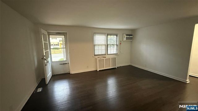 445 Union 2E, Rutherford, NJ 07070