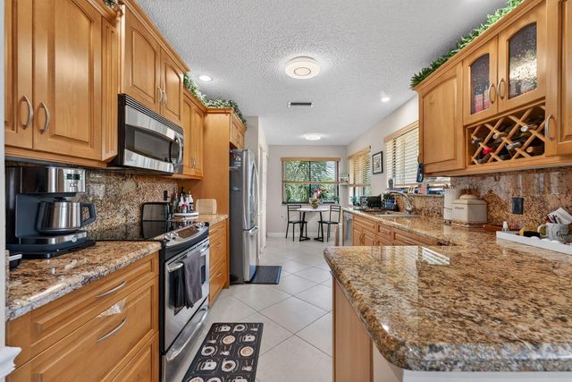 2240 SW 92nd Terrace 2403, Davie, FL 33324