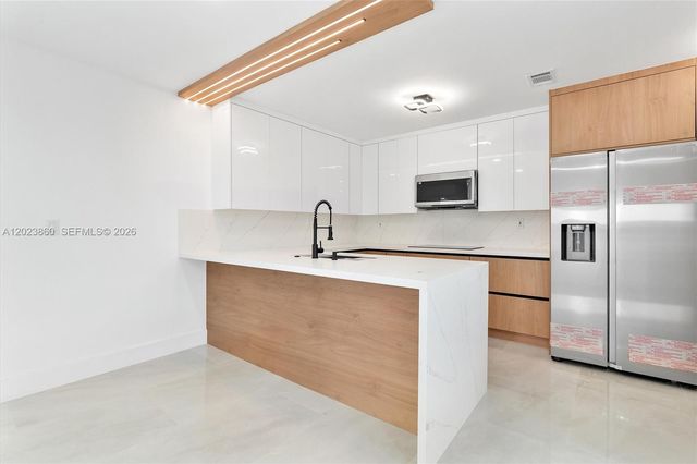 7860 NW 12th St, Pembroke Pines, FL 33024