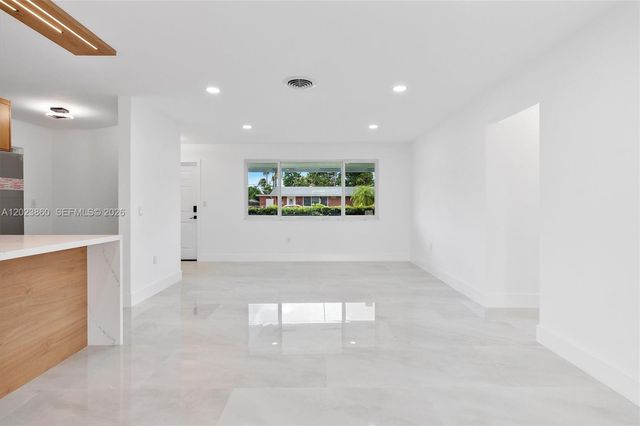 7860 NW 12th St, Pembroke Pines, FL 33024