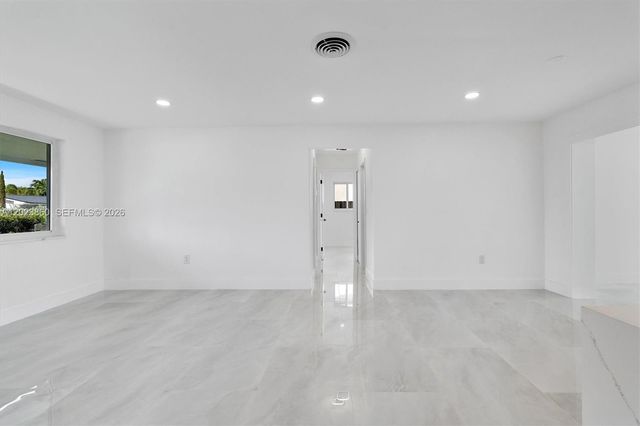 7860 NW 12th St, Pembroke Pines, FL 33024