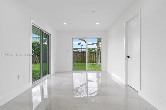 7860 NW 12th St, Pembroke Pines, FL 33024