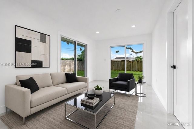 7860 NW 12th St, Pembroke Pines, FL 33024
