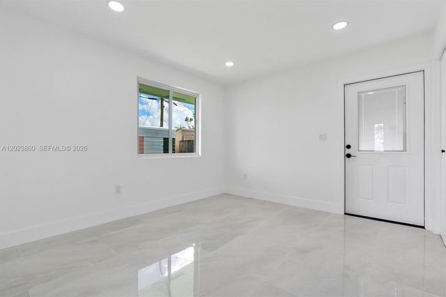 7860 NW 12th St, Pembroke Pines, FL 33024