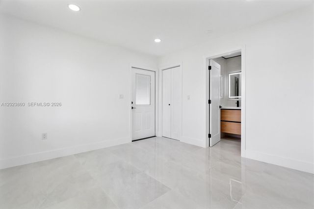7860 NW 12th St, Pembroke Pines, FL 33024