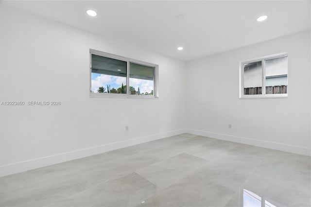 7860 NW 12th St, Pembroke Pines, FL 33024