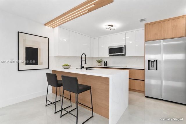 7860 NW 12th St, Pembroke Pines, FL 33024