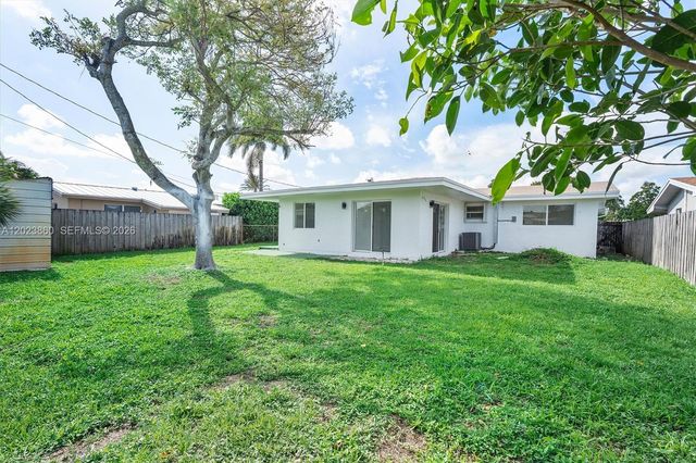 7860 NW 12th St, Pembroke Pines, FL 33024
