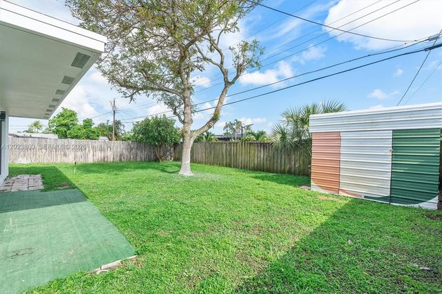 7860 NW 12th St, Pembroke Pines, FL 33024