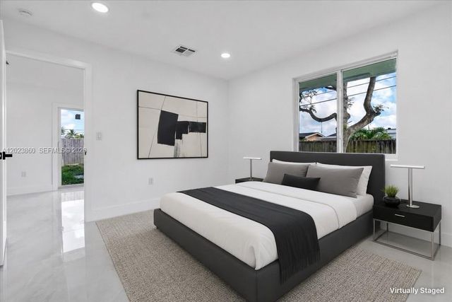 7860 NW 12th St, Pembroke Pines, FL 33024