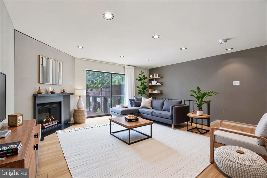 2213-25 RACE ST #202, Philadelphia, PA 19103