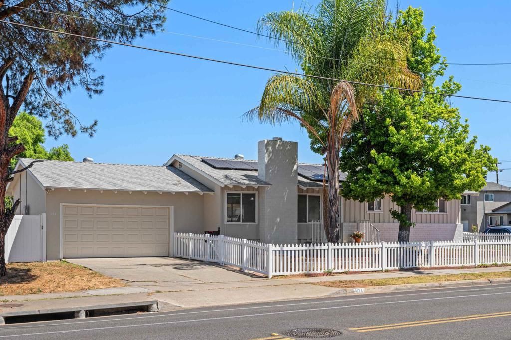 Image 2 of property listing at 1174 E Madison Ave., El Cajon, CA 92021