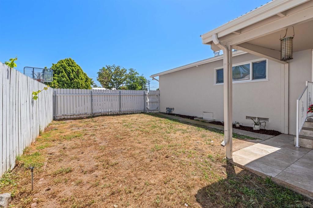 Image 22 of property listing at 1174 E Madison Ave., El Cajon, CA 92021