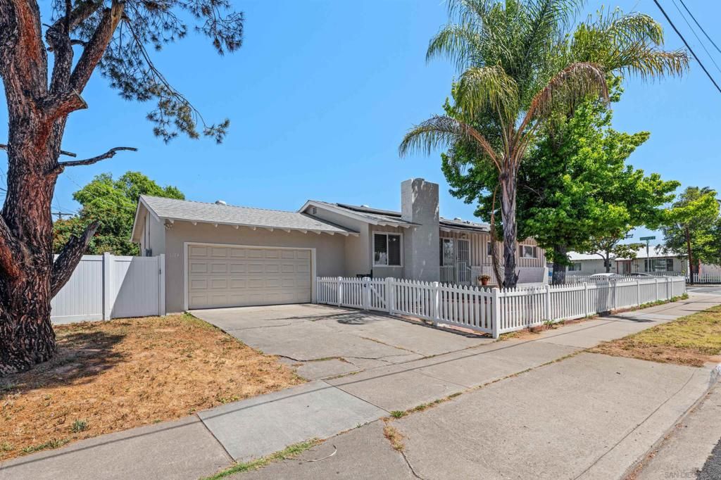 Image 3 of property listing at 1174 E Madison Ave., El Cajon, CA 92021