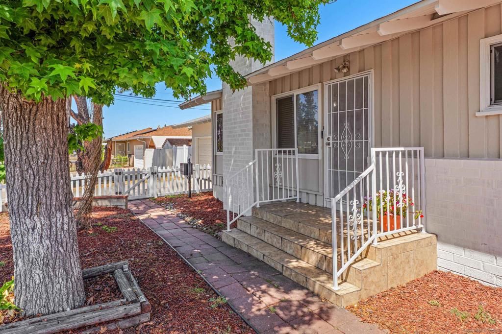 Image 4 of property listing at 1174 E Madison Ave., El Cajon, CA 92021