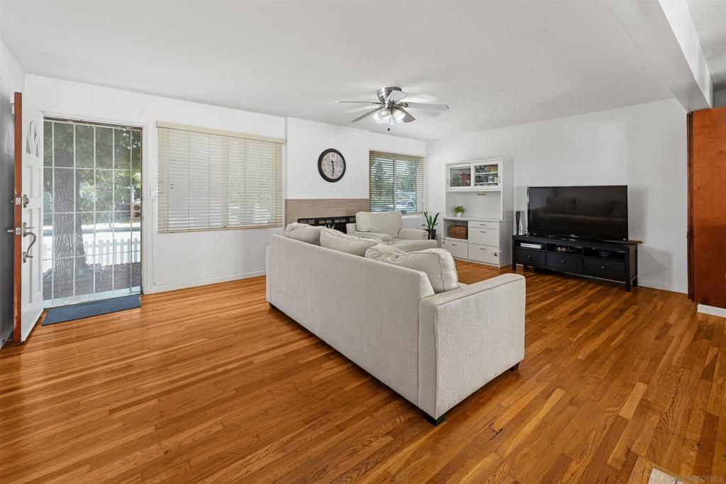 Image 6 of property listing at 1174 E Madison Ave., El Cajon, CA 92021