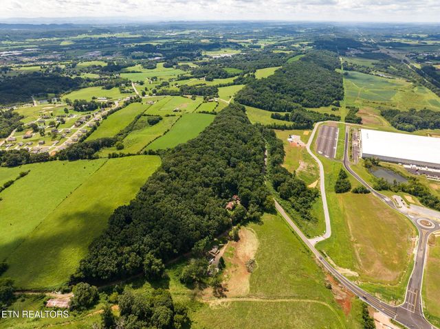 Oakland Rd, Sweetwater, TN 37874