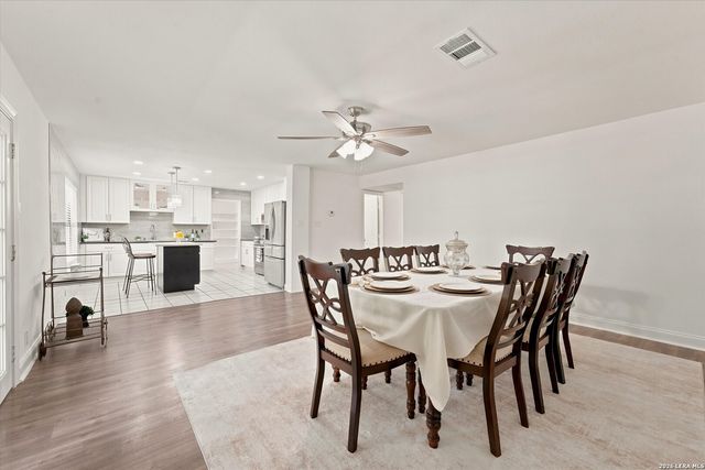 9127 Chinon, San Antonio, TX 78250