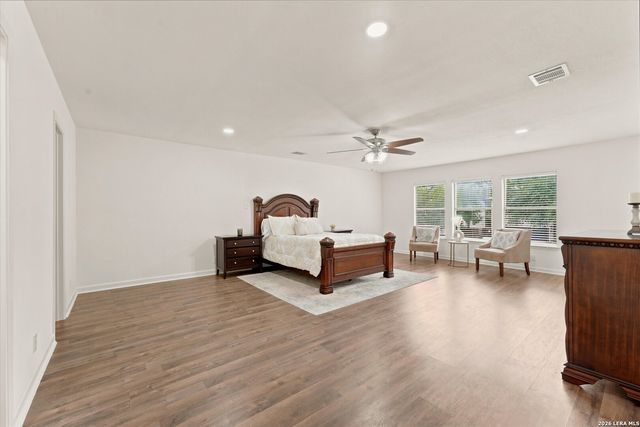 9127 Chinon, San Antonio, TX 78250