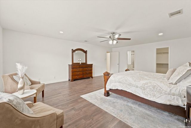 9127 Chinon, San Antonio, TX 78250