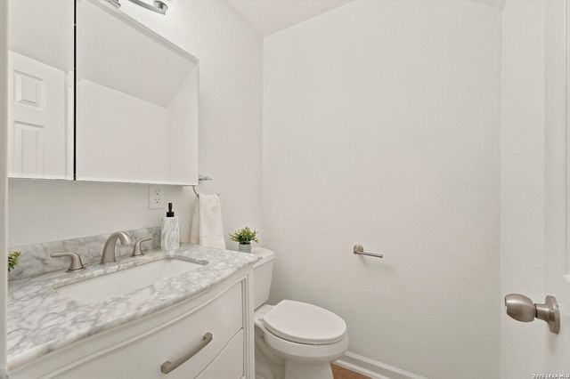 9127 Chinon, San Antonio, TX 78250