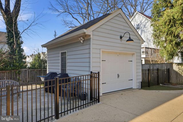 1433 BUENA VISTA AVE, Mclean, VA 22101