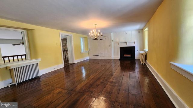 1105 GREEN LANE RD, Malvern, PA 19355