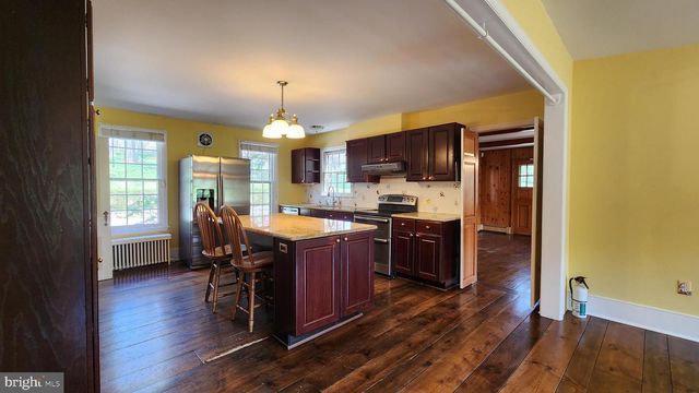 1105 GREEN LANE RD, Malvern, PA 19355