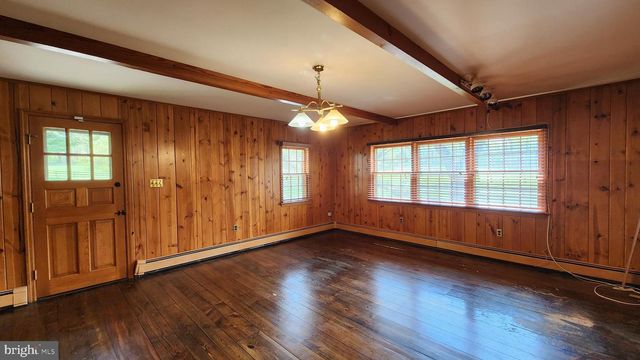 1105 GREEN LANE RD, Malvern, PA 19355