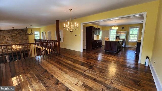 1105 GREEN LANE RD, Malvern, PA 19355