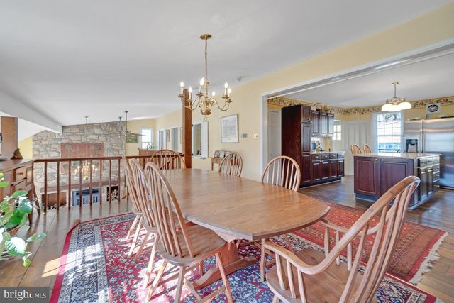 1105 GREEN LANE RD, Malvern, PA 19355