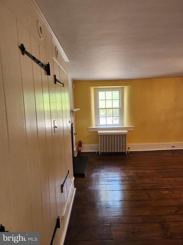 1105 GREEN LANE RD, Malvern, PA 19355