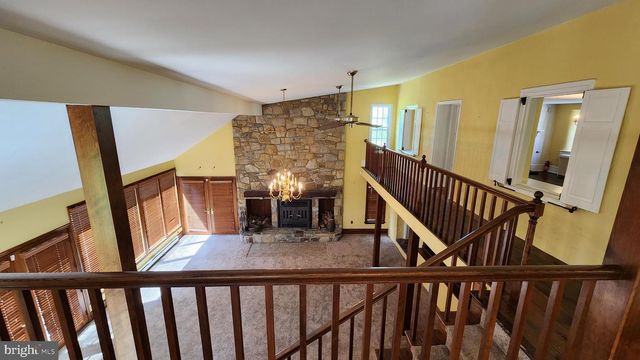 1105 GREEN LANE RD, Malvern, PA 19355