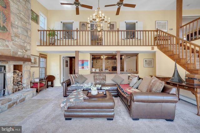 1105 GREEN LANE RD, Malvern, PA 19355