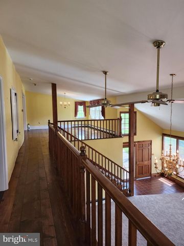 1105 GREEN LANE RD, Malvern, PA 19355