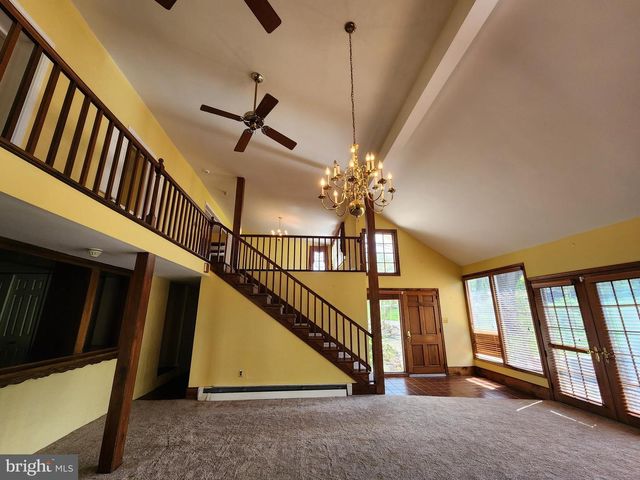 1105 GREEN LANE RD, Malvern, PA 19355