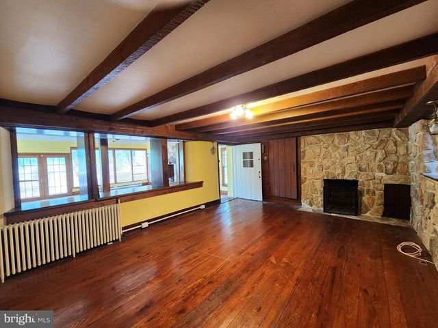 1105 GREEN LANE RD, Malvern, PA 19355