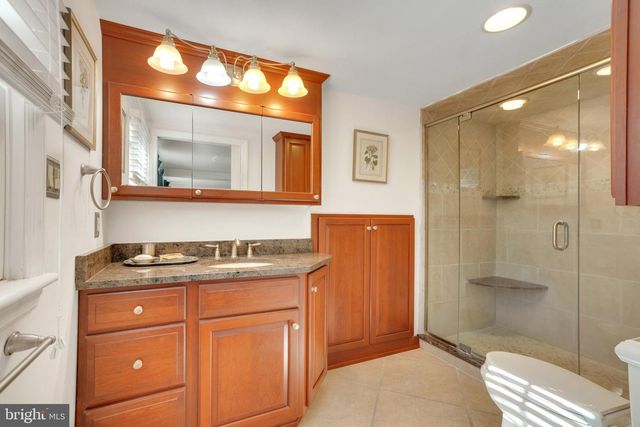 1105 GREEN LANE RD, Malvern, PA 19355