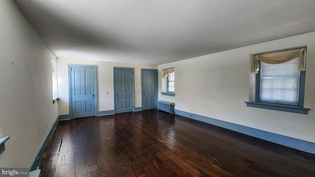 1105 GREEN LANE RD, Malvern, PA 19355