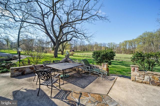 1105 GREEN LANE RD, Malvern, PA 19355