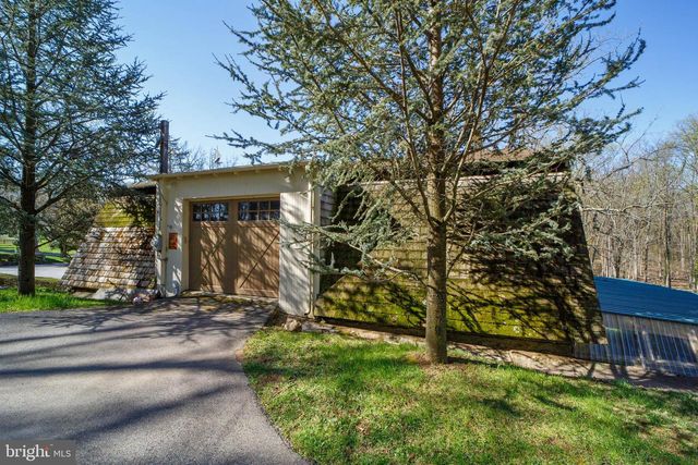 1105 GREEN LANE RD, Malvern, PA 19355