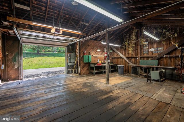 1105 GREEN LANE RD, Malvern, PA 19355