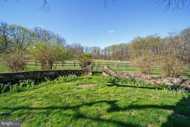 1105 GREEN LANE RD, Malvern, PA 19355